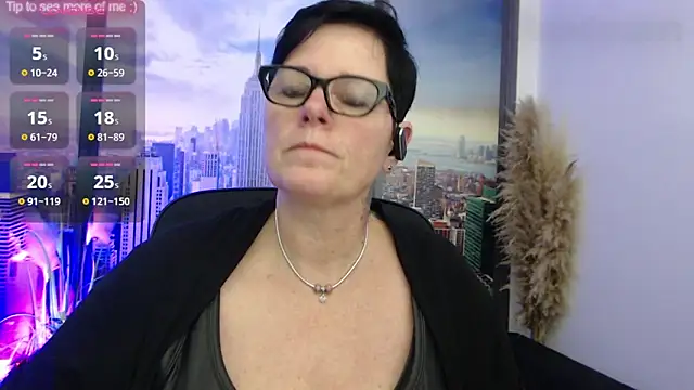 Snapshot of ninarandmann chatting on 01.11.25 ninarandmann online show from 01.11.25