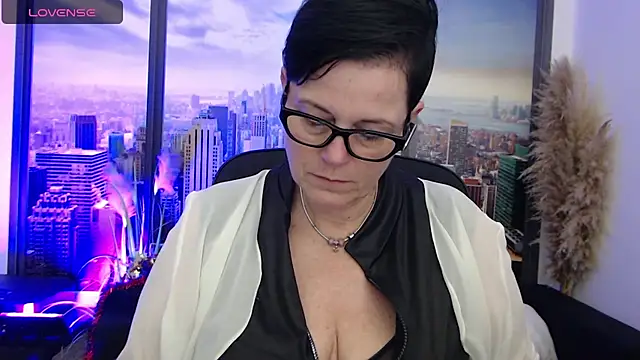 Snapshot of ninarandmann chatting on 01.25.25 ninarandmann online show from 01.25.25