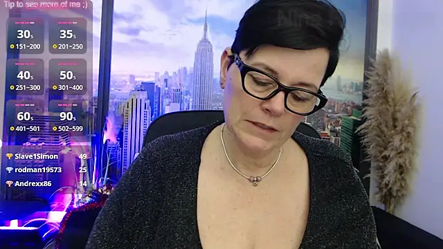 Snapshot of ninarandmann chatting on 01.29.25 ninarandmann online show from 01.29.25