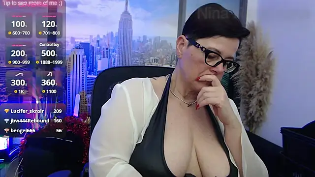 Snapshot of ninarandmann chatting on 02.05.25 ninarandmann online show from 02.05.25