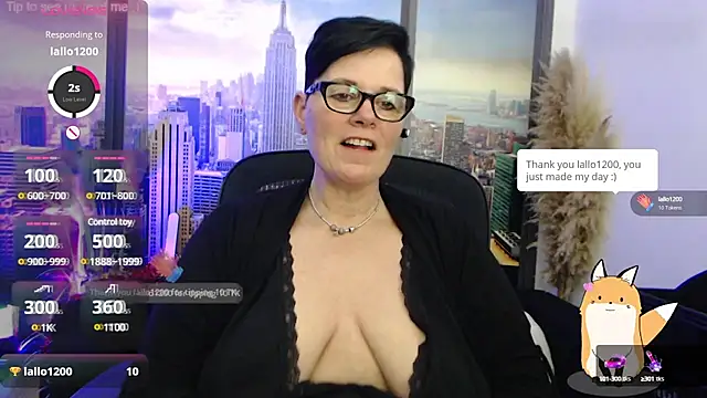 Snapshot of ninarandmann chatting on 02.08.25 ninarandmann online show from 02.08.25