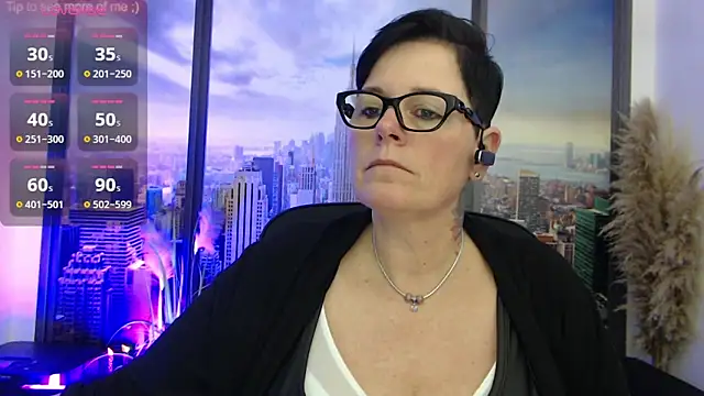 Snapshot of ninarandmann chatting on 02.13.25 ninarandmann online show from 02.13.25