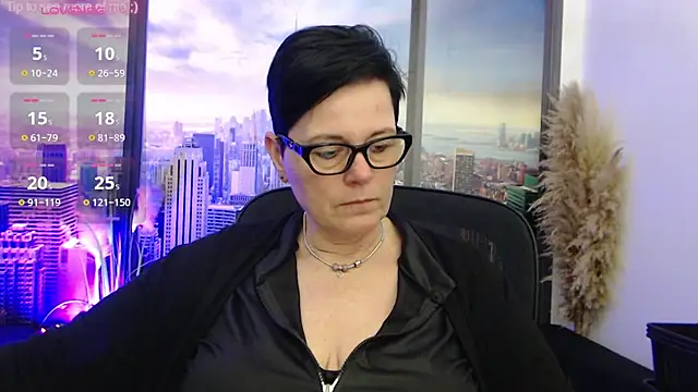 Snapshot of ninarandmann chatting on 03.05.25 ninarandmann online show from 03.05.25