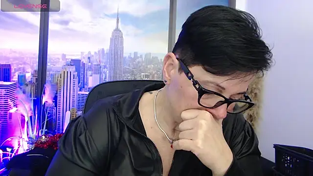 Snapshot of ninarandmann chatting on 03.19.25 ninarandmann online show from 03.19.25