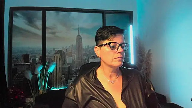 Snapshot of ninarandmann chatting on 09.08.25 ninarandmann online show from 09.08.25