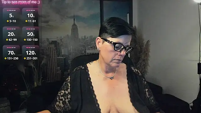 Snapshot of ninarandmann chatting on 09.13.25 ninarandmann online show from 09.13.25