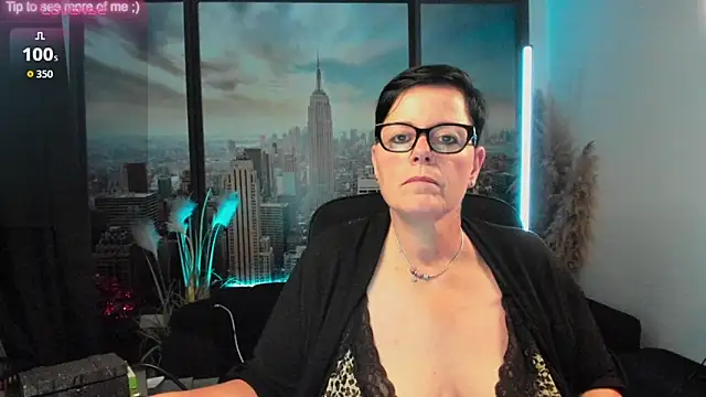 Snapshot of ninarandmann chatting on 09.27.25 ninarandmann online show from 09.27.25