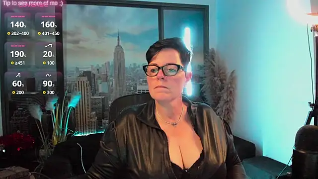 Snapshot of ninarandmann chatting on 10.02.25 ninarandmann online show from 10.02.25