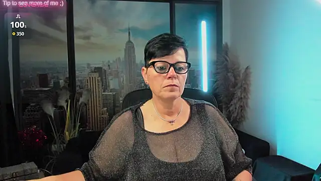 Snapshot of ninarandmann chatting on 10.06.25 ninarandmann online show from 10.06.25