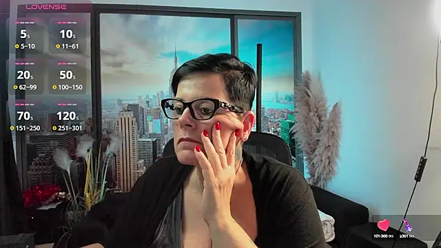 Snapshot of ninarandmann chatting on 10.12.25 ninarandmann online show from 10.12.25