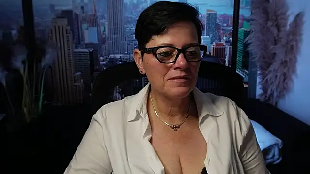 Snapshot of ninarandmann chatting on 11.03.25 ninarandmann online show from 11.03.25