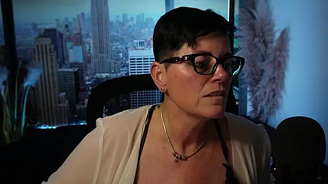 Snapshot of ninarandmann chatting on 11.11.25 ninarandmann online show from 11.11.25