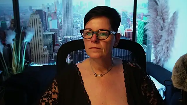 Snapshot of ninarandmann chatting on 11.15.25 ninarandmann online show from 11.15.25