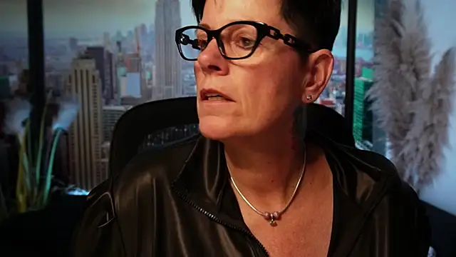 Snapshot of ninarandmann chatting on 11.20.25 ninarandmann online show from 11.20.25