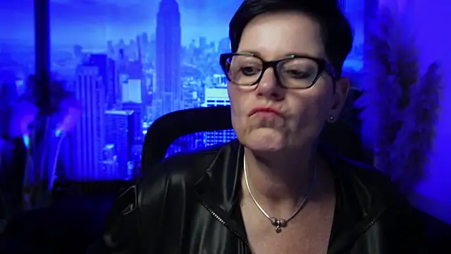 Snapshot of ninarandmann chatting on 11.23.25 ninarandmann online show from 11.23.25