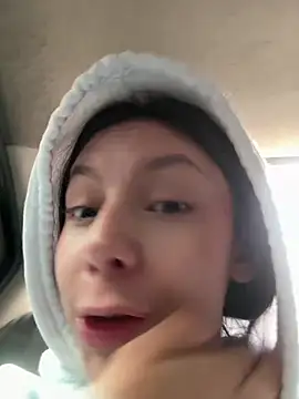 Bonniepark online show from 03.17.25