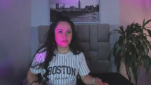 hanny milf online show from 09.12.25