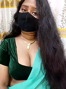 Idhika Paul online show from 02.18.25