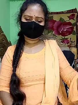 Idhika Paul online show from 02.24.25