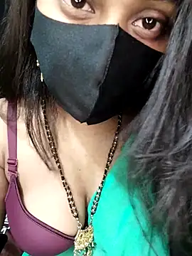 Idhika Paul online show from 09.28.25