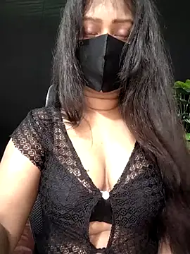 Idhika Paul online show from 09.30.25