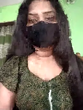 Snapshot of Idhika_Paul chatting on 04.05.26 Idhika Paul online show from 04.05.26