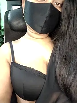 Snapshot of Idhika_Paul chatting on 04.05.26 Idhika Paul online show from 04.05.26