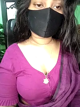 Snapshot of Idhika_Paul chatting on 04.11.26 Idhika Paul online show from 04.11.26