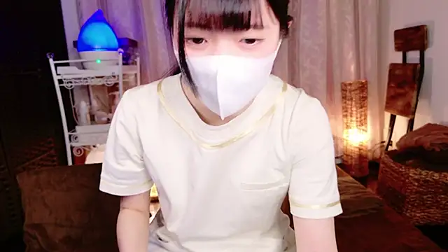 Snapshot of irohani_usagi chatting on 02.27.25 irohani usagi online show from 02.27.25