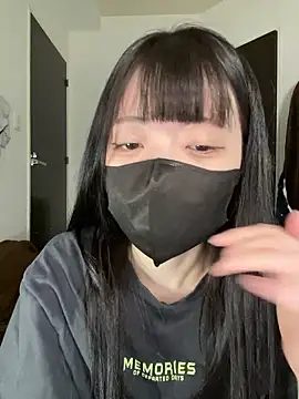 Snapshot of irohani_usagi chatting on 09.26.25 irohani usagi online show from 09.26.25