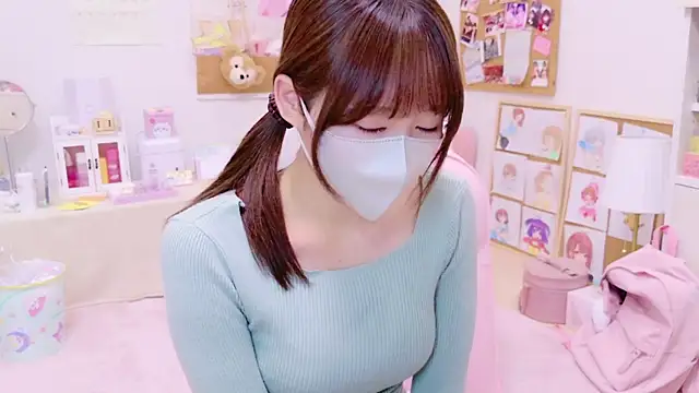 Snapshot of Yui-Ch chatting on 01.11.25 Yui-Ch online show from 01.11.25