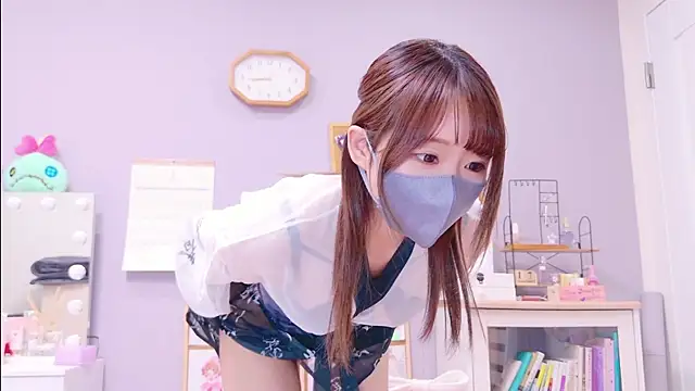 Snapshot of Yui-Ch chatting on 02.17.25 Yui-Ch online show from 02.17.25