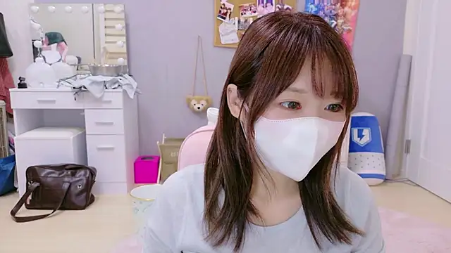 Snapshot of Yui-Ch chatting on 09.08.25 Yui-Ch online show from 09.08.25