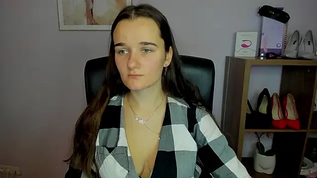 KateDelight online show from 10.04.25