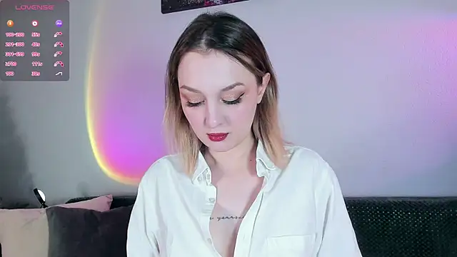 CrystalRey online show from 12.18.25