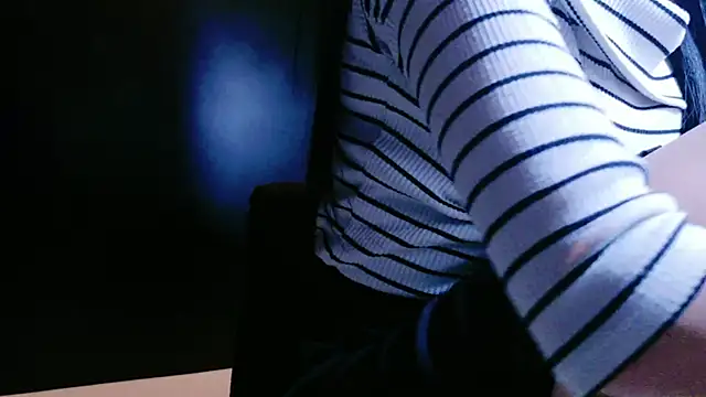 Snapshot of sayaka_xo chatting on 03.21.25 sayaka xo online show from 03.21.25