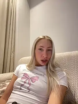 LuisaBecker online show from 12.12.24