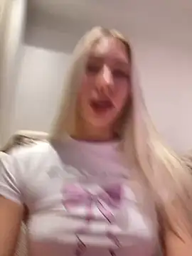 LuisaBecker online show from 12.12.24