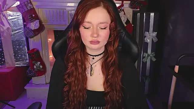 Snapshot of carolina_elf chatting on 01.05.25 carolina elf online show from 01.05.25