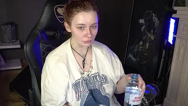 Snapshot of carolina_elf chatting on 01.29.25 carolina elf online show from 01.29.25