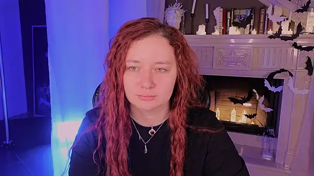 Snapshot of carolina_elf chatting on 10.21.25 carolina elf online show from 10.21.25