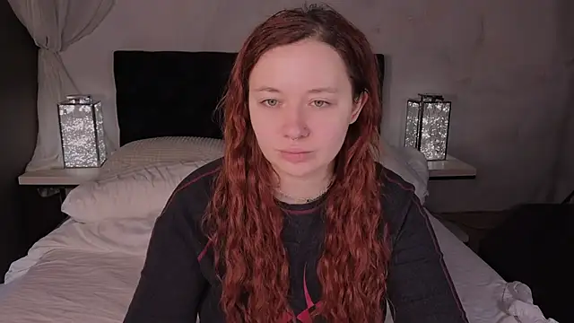 Snapshot of carolina_elf chatting on 10.26.25 carolina elf online show from 10.26.25