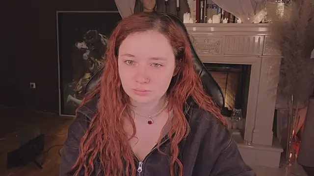 Snapshot of carolina_elf chatting on 11.08.25 carolina elf online show from 11.08.25