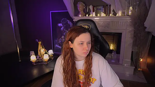 Snapshot of carolina_elf chatting on 11.22.25 carolina elf online show from 11.22.25