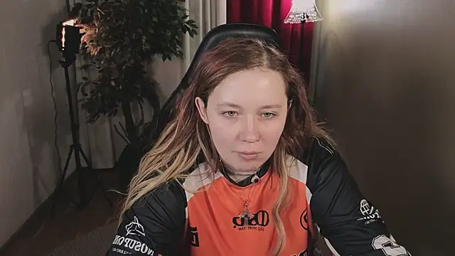 Snapshot of carolina_elf chatting on 02.20.26 carolina elf online show from 02.20.26