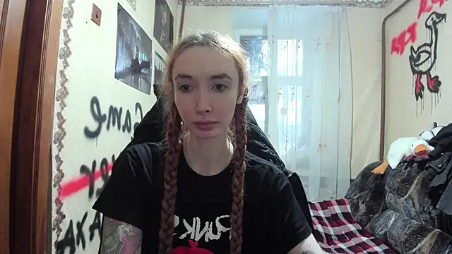 Roxy Silver online show from 02.26.25