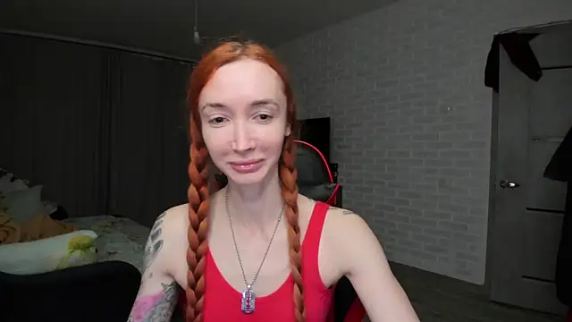 Roxy Silver online show from 12.16.25