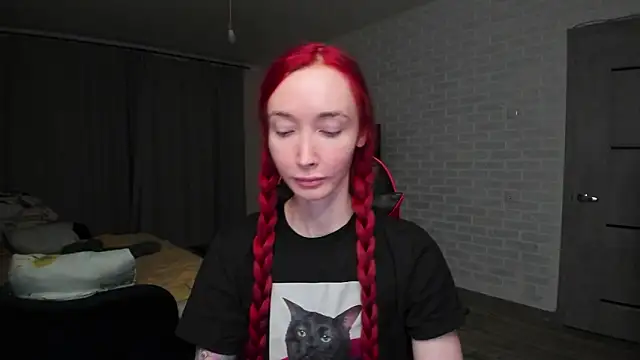 Roxy Silver online show from 02.12.26