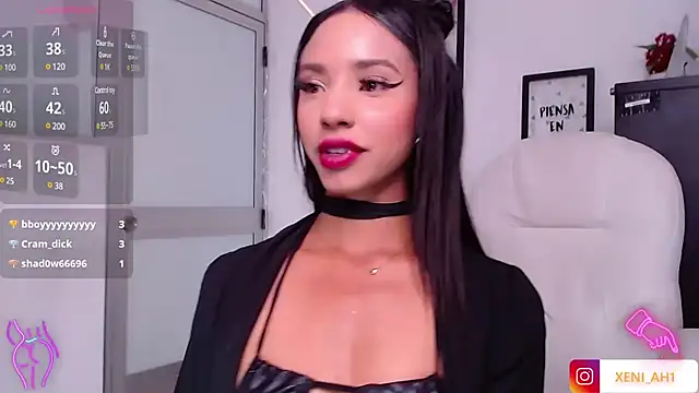 Snapshot of xenia_golden chatting on 01.12.25 xenia golden online show from 01.12.25