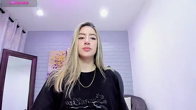  AlejaCruz  online show from 01.11.26